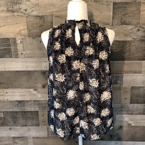 Joie Sleeveless Floral hydrangea top - Picture 2 of 16